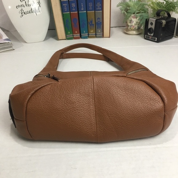 Tignanello Leather Shoulder purse - Picture 5 of 11